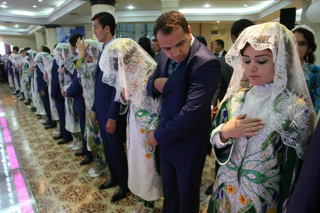 Таджикистан выйду замуж. Свадьба в Таджикистане. Свадьба таджиков. Таджикская свадьба в Душанбе. Таджикские Свадебные платья.