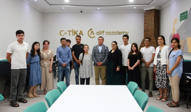 TİKA и Алиф Академия готовят программистов для Таджикистана