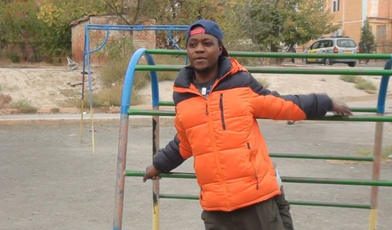 Танзанийский циркач, застрявший в Таджикистане на 10 лет, скоро вернется домой