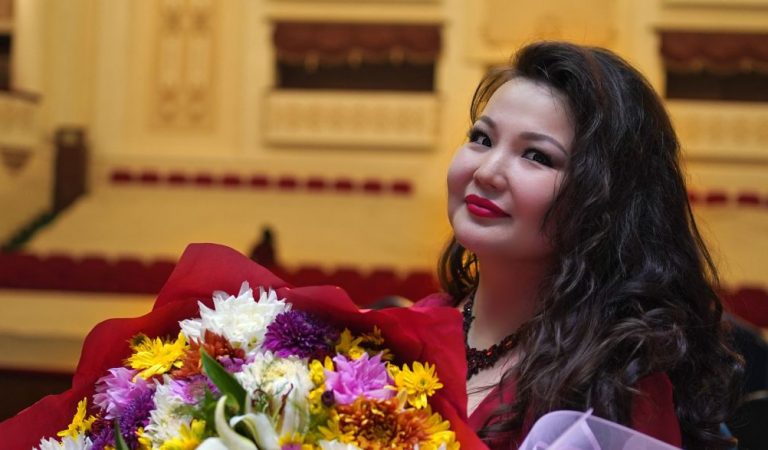Как российская певица Маргарита Мартынова попала на таджикскую сцену