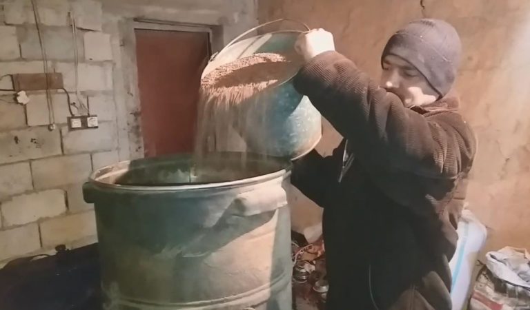 Как на юге Таджикистана производят льняное масло