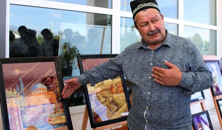 Картины из соломы. Как Зиёвиддин Мирзоев стал заниматься необычным видом искусства в Таджикистане