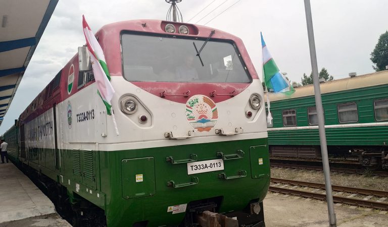 Как прошло первое за 30 лет путешествие на поезде по маршруту Душанбе-Ташкент