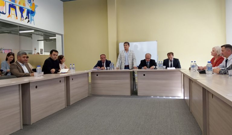 Таджикский бизнес предлагает упростить выдачу разрешений на работу российским специалистам