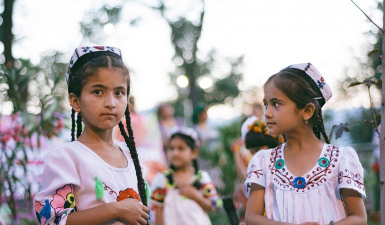 Время действовать. Вдохновляющие истории девочек из Таджикистана, которые меняют стереотипы