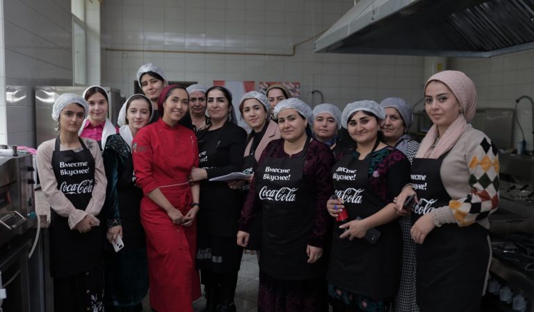 Как Coca-Cola будет помогать таджикским домохозяйкам зарабатывать через стартап Coozin