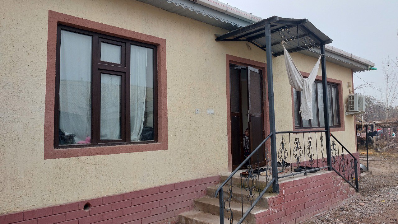 Дом, который построили власти для семьи пятерняшек в Таджикистане
