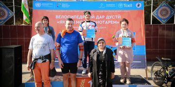 Велопарад в районе Дусти, Таджикистан. 27 ноября 2022 года