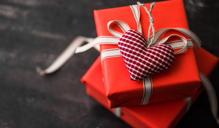 ТОП-7 подарков от сердца. Что подарить на День влюбленных?