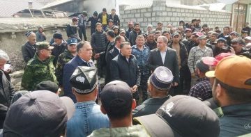 Сарвазири Тоҷикистон дар Мастчоҳ бо оқибатҳои заминларза ошно мешавад