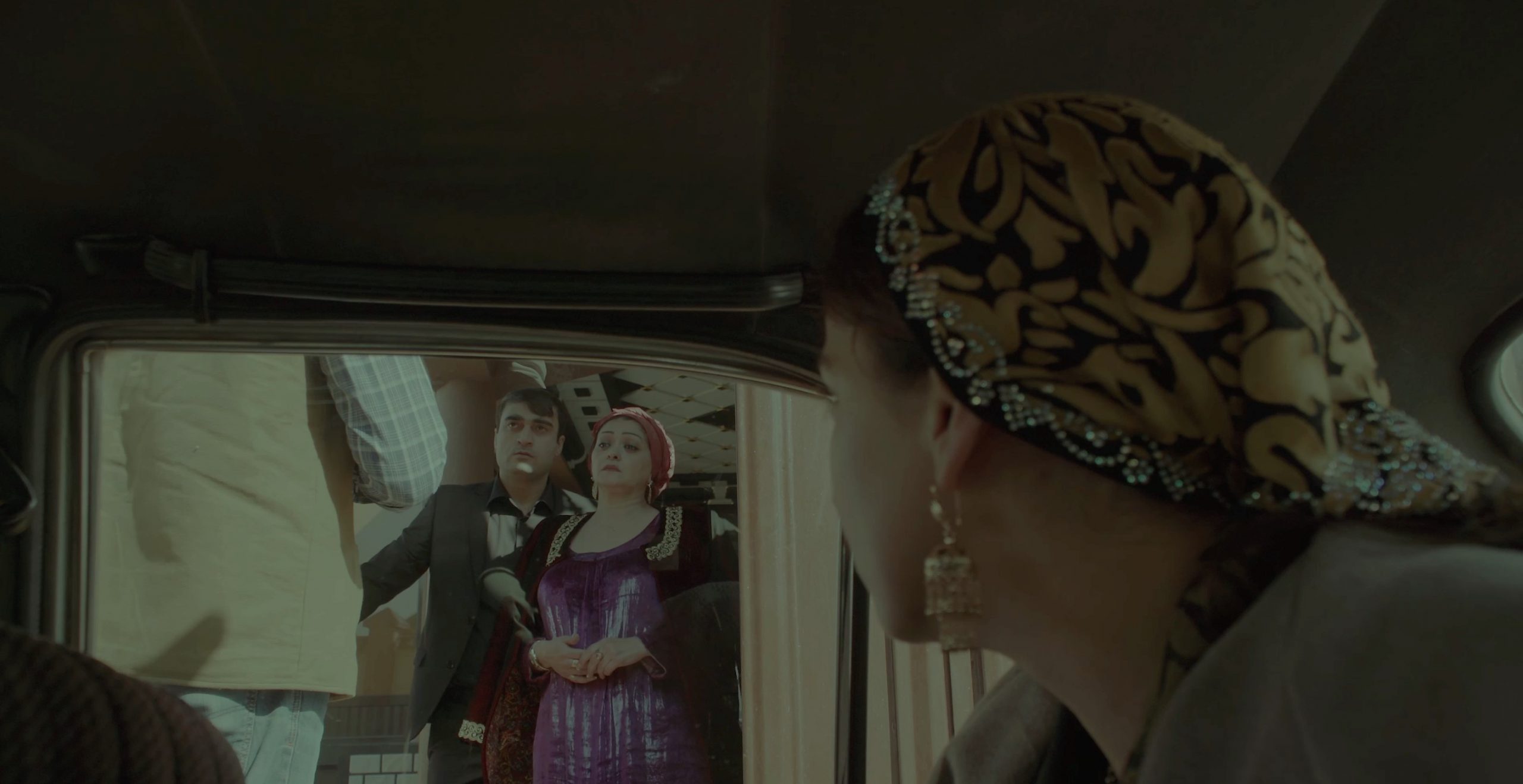 Сркиншот с фильма "Обуза" Таджикистан. История одной женщины