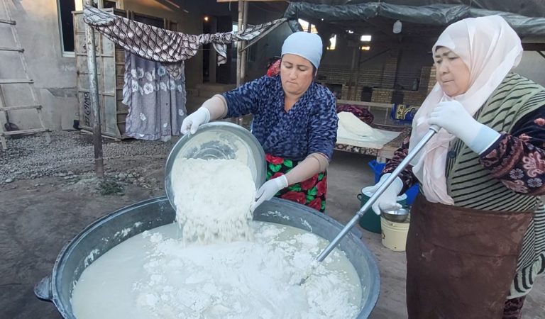 Как готовят суманак в Таджикистане