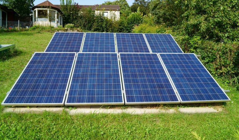 Как установить дома солнечную электростанцию. Выгодно ли это