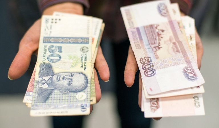 В Таджикистане упал курс российского рубля. Где самый выгодный курс на 6 апреля