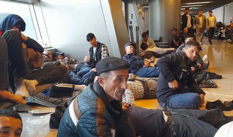 Тысячи граждан Таджикистана не впускают в Россию. Послу РФ в Таджикистане вручили ноту
