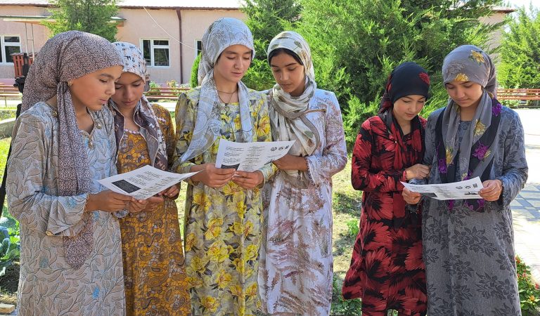 Мушкилии никоҳи бармаҳал дар Исфара. Намоиши саҳнае, ки зӯровариро маҳкум мекунад