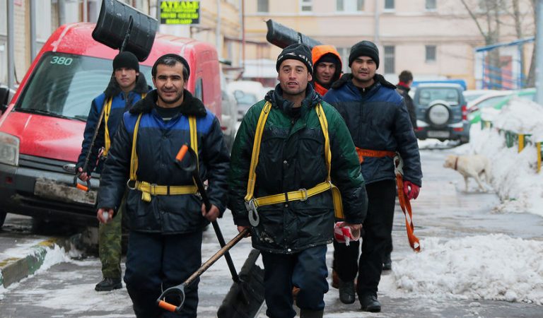 Спасали тонущих, раненых в теракте и даже принимали роды. Подвиги таджикских мигрантов в России в 2024 году