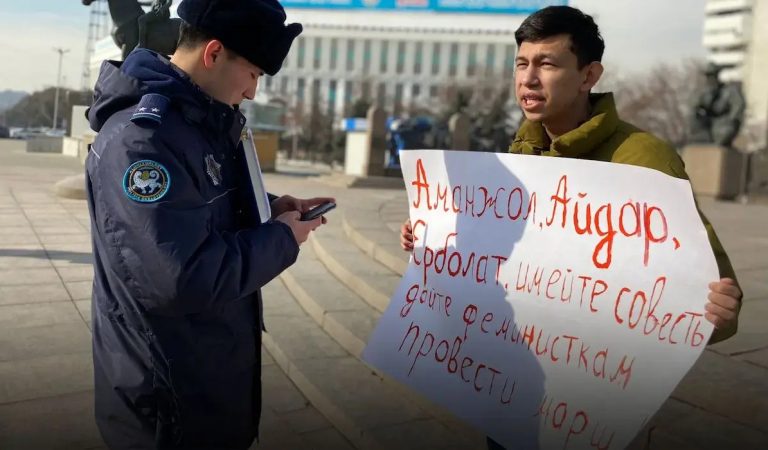 Песни не то, чем кажутся. Как комиков судят за контекст