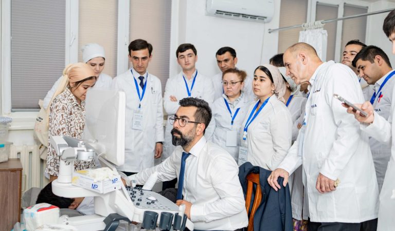 Турция продолжает передавать Таджикистану свой опыт в сфере здравоохранения Турция продолжает передавать Таджикистану свой опыт в сфере здравоохранения