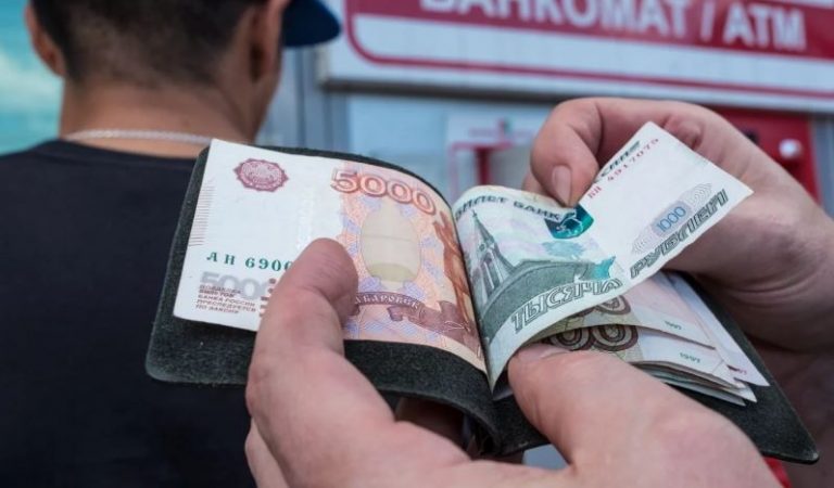 1,2 миллион шаҳрвандони Тоҷикистон аз Русия ба ватан $1,8 миллиард фиристодаанд