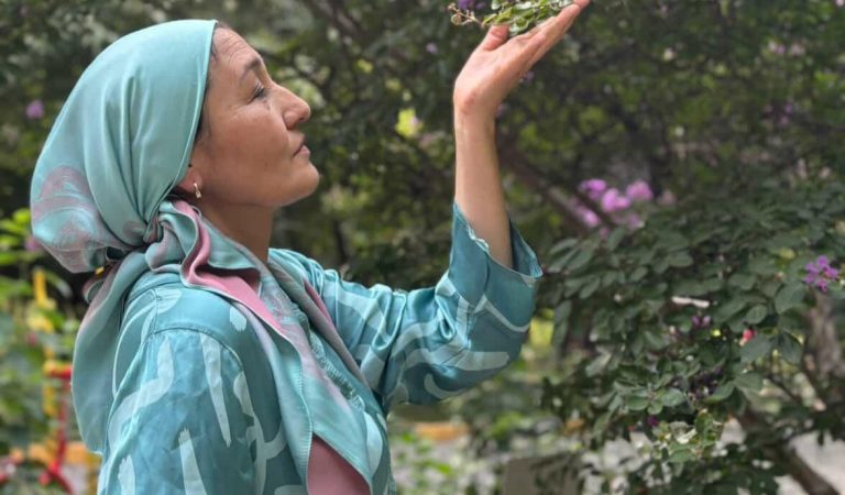 «Мои изделия наполнены любовью к покупателям». Как акушер-гинеколог из Душанбе начала создавать изделия из эпоксидной смолы