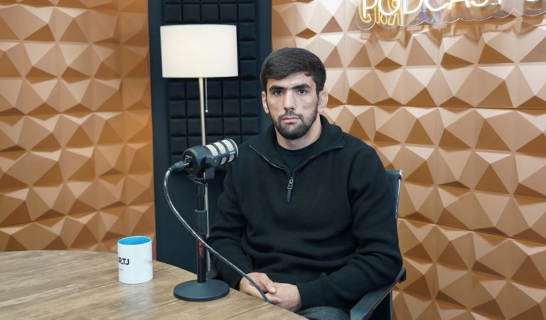 Доробшоҳ Наботов: “Муҳорибаи дар пеш истода барои UFC роҳ мекушояд”