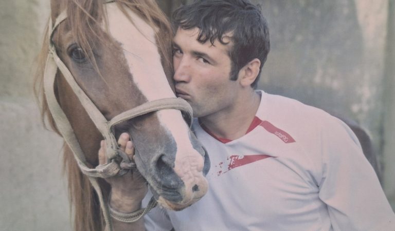 Човандоз бо дипломи бонкдор. Чӣ тавр Фарҳод шуғли дӯстдоштаро ба варзиши касбӣ табдил дод