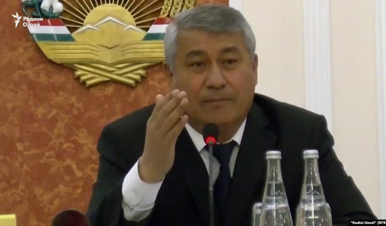 Радиои Озодӣ: Раиси пешини Кӯлоб пеш аз муҳлат аз зиндон раҳо шудааст