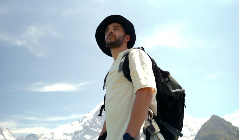 «Куда я иду, чтобы встретить себя». Как таджикский путешественник документирует философию в дороге