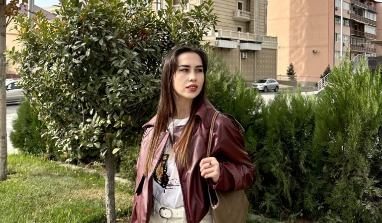 «Меня увидели по телевизору и пришли свататься». Как Зарина стала стендап-комикессой вопреки стереотипам