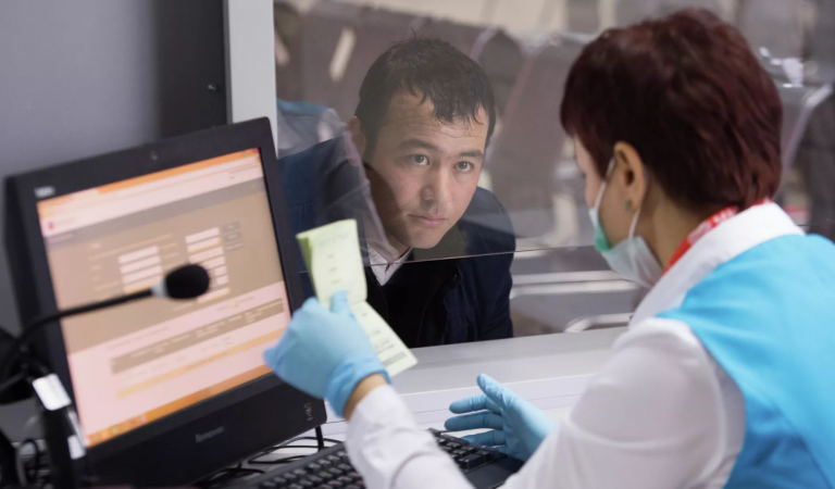 Русия мехоҳад муҳлати муоинаи тиббӣ барои муҳоҷиронро кам кунад