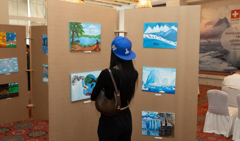 Настоящие таланты в регионах Таджикистана. В Душанбе завершился проект по поддержке молодых художников