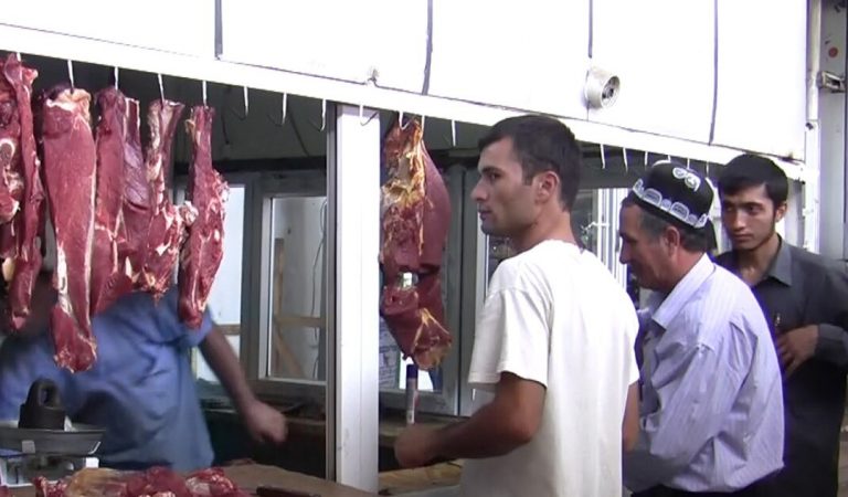 “1 кг гӯшт 65 сомонӣ”. Дар Душанбе бозори фурӯши арзон ба муносибати идҳои Рамазон ва Наврӯз ташкил мешавад