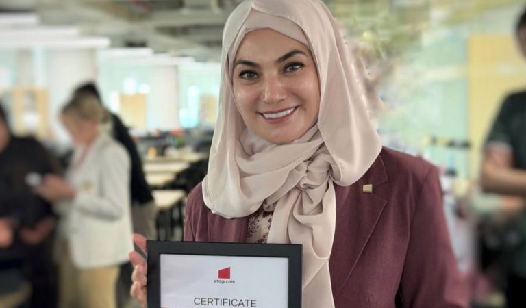 В 42 года — без денег, связей и имени: как женщина из Худжанда уехала и стала топ-брокером в Дубае