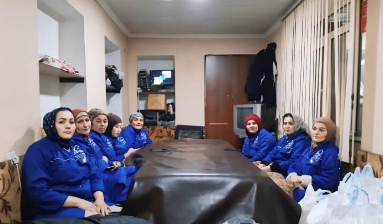 “Бо поквиҷдонӣ”. Чӣ гуна дастаи занонаи “Элитклининг” эътимод ба даст овард