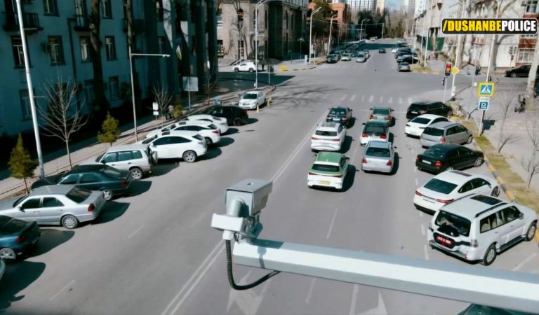 Дар Душанбе суғурта ва муоинаи техникӣ тавассути дурбинҳо санҷида мешавад