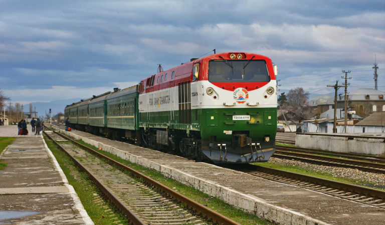 Тоҷикистону Русия мехоҳанд ҳаракати қатор дар масири “Душанбе-Маскав”-ро фаъол созанд