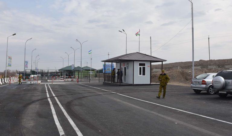 Имкони сафар байни Тоҷикистон ва Ӯзбекистон бо шиносномаи дохилӣ баррасӣ мешавад